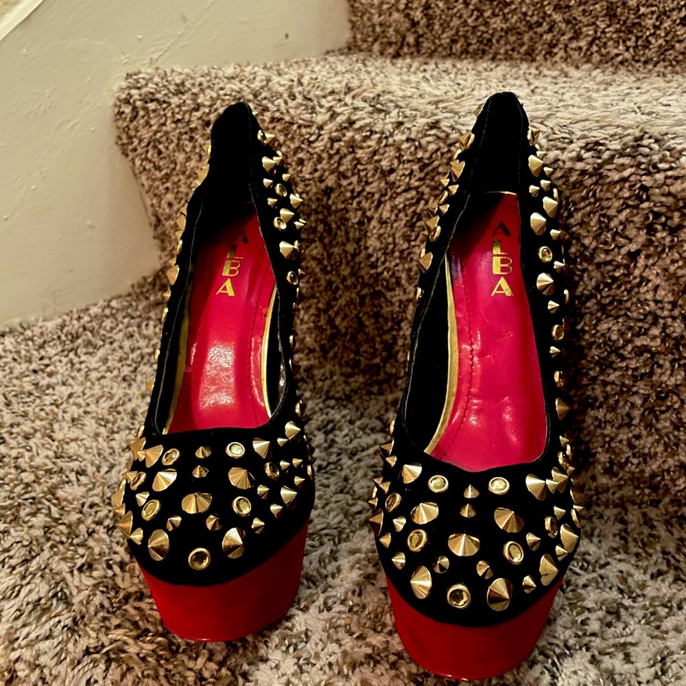 Alba Red and black with gold accessories Silettos